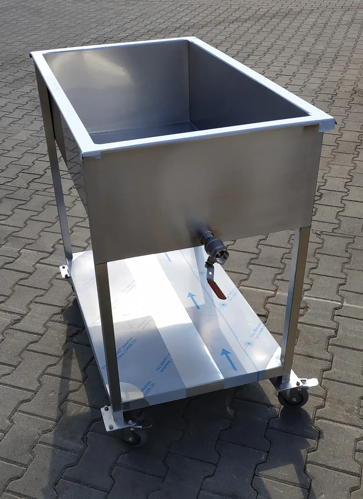 Edelstahl-Transportwagen mit Ablassventil