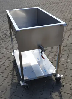Wagen aus Edelstahl